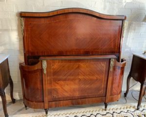 ZZ3021 French Pallisander Bed