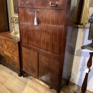 AR216 Secretaire Abbatment