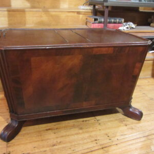 ZZ5546  George III Mahogany Cellarette