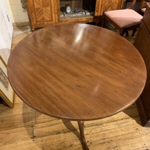 ZZ4404 Tilt Top Wine table