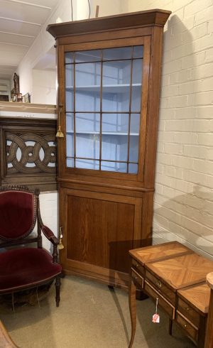 ZZ4551 Oak Corner Cabinet