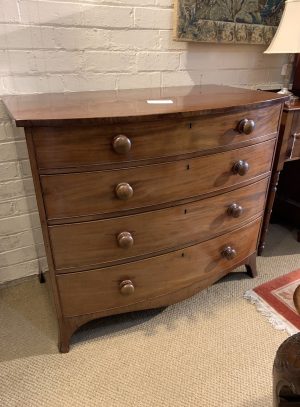 ZZ4914 Georgian Bow fronted Chest of Drawers