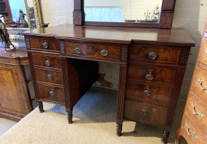 ZZ5025 Georgian Desk