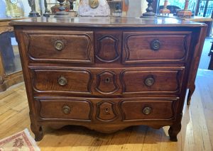 ZZ5060   18th Century Commode