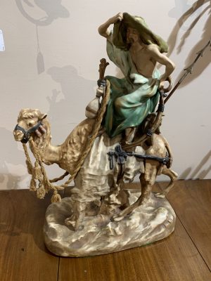 ZZ5096 Porcelain Camel