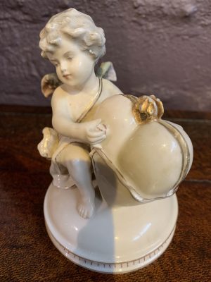 ZZ5104A   Porcelain Cupid