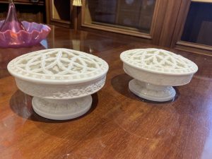 ZZ5105A  Pair of Pot Pourri