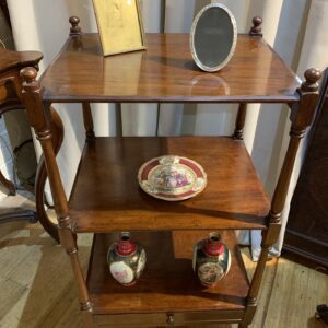 ZZ5139 Georgian Whatnot