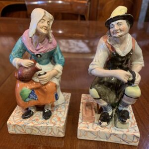 ZZ5145 Staffordshire Cobbler and Wife