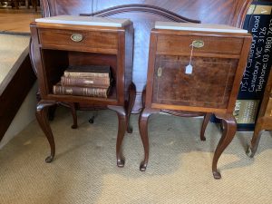 ZZ5176 Pair of French Bedside Cabinets