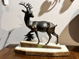 ZZ5197  Art Deco Stag