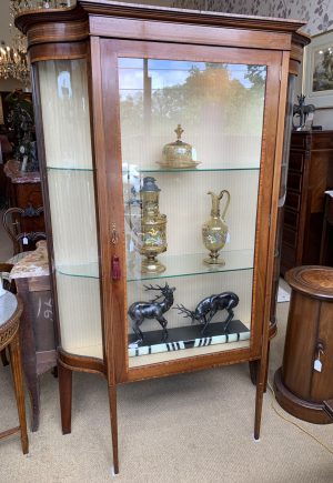 ZZ5356 Sheraton Revival Display Cabinet