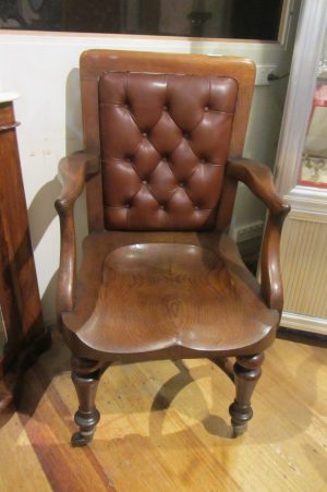 ZZ5521 Victorian Saddle Seat Chair