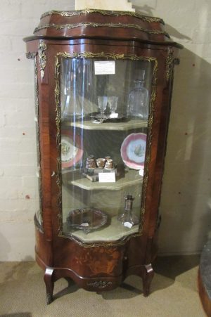 ZZ5553   Shaped Rosewood Vitrine
