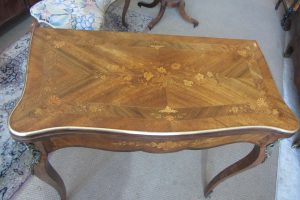 ZZ5565  Inlaid Fold Over Table