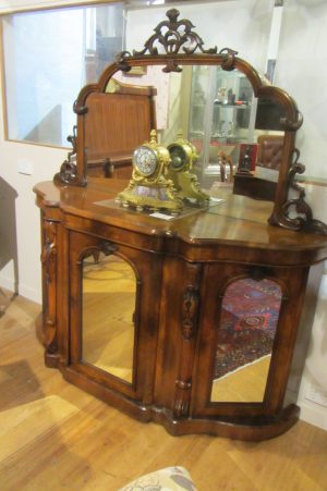 ZZ5647 Victorian Mirror Backed Credenza